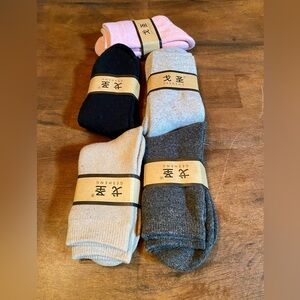 ✨Gesheng Quality Wool Blend Socks - 5 pair✨ NIP